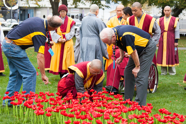 2015.04.21_ANZAC Day Centenary Planting Poppies_07.jpg